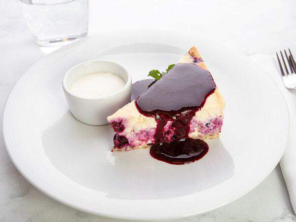 Волконский - Творожная запеканка с чёрной смородиной