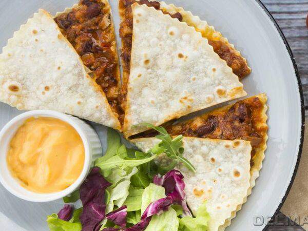 Кофейня №1 - Кесадилья с курицей и фасолью