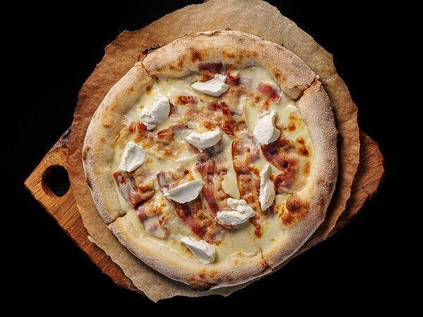 Мона - Пицца с маскарпоне и панчеттой