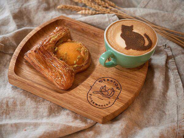 Debaton - Дениш с персиком