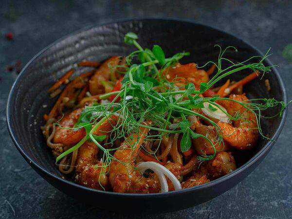 Macarena - Лапша удон с курицей