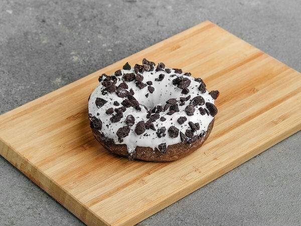 Bake Me Up - Пончик с ванильной начинкой и печеньем