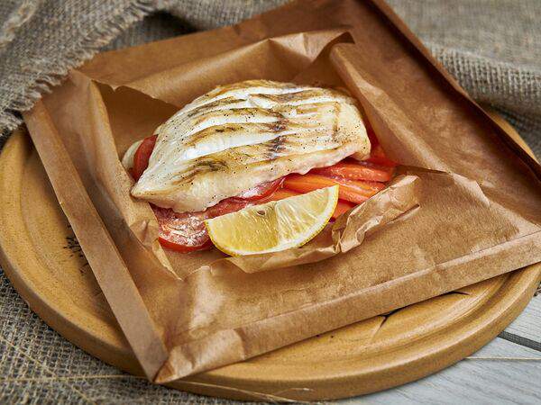 Толстый гусь - Судак тушеный с овощами в пергаменте