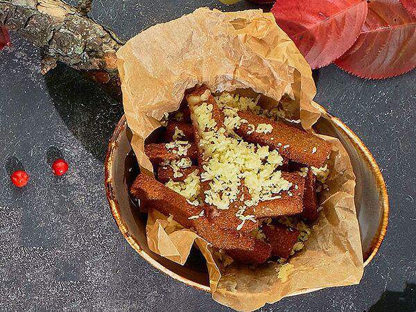 Охота на енота - Фирменные гренки с сыром и чесноком