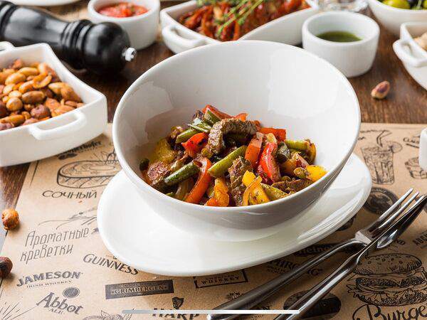 RingoBells - Вырезка говядины с овощами в тайской заправке