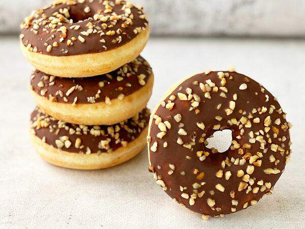 Sweets by Son - Пончик с шоколадно-ореховой начинкой