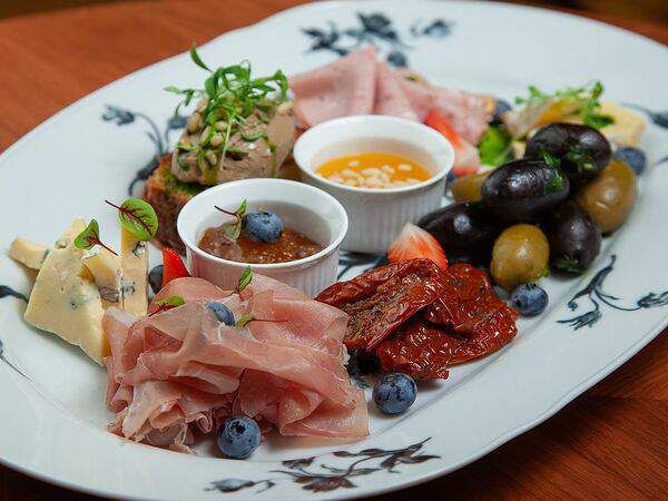 Koza Bistro - Антипасти к вину