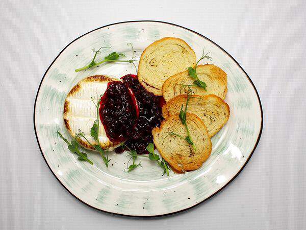 Гости - Жареный сыр Камамбер