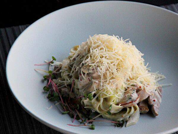 Chester Art Pub - Феттуччине с говядиной