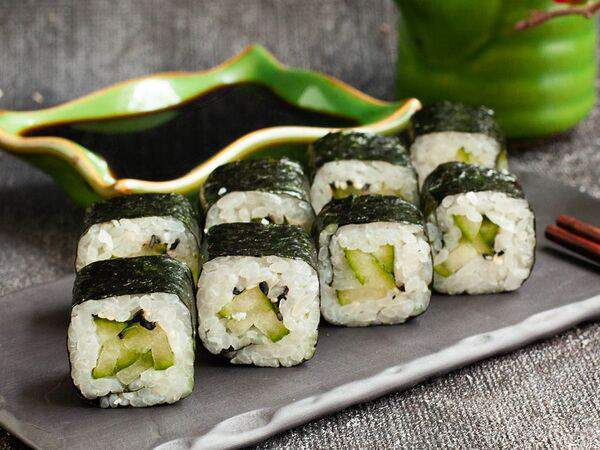 Большие Тарелки - Ролл с огурцом