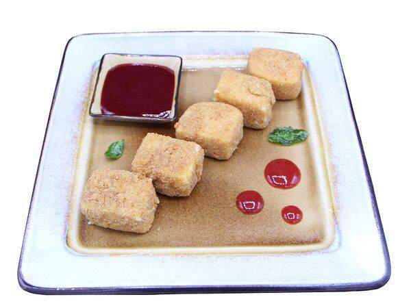 Карлсон - Сулугуни с брусничным соусом