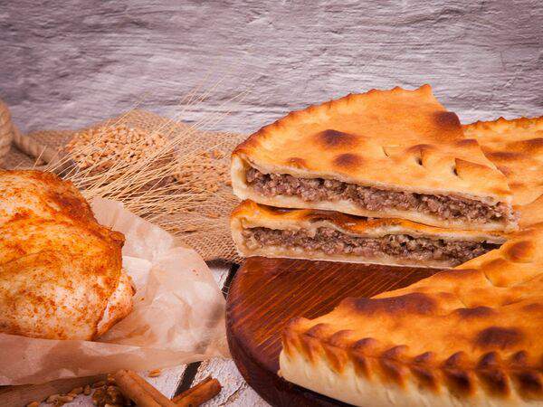 Осетинские пироги и пицца - Пирог с курицей, грибами и сыром