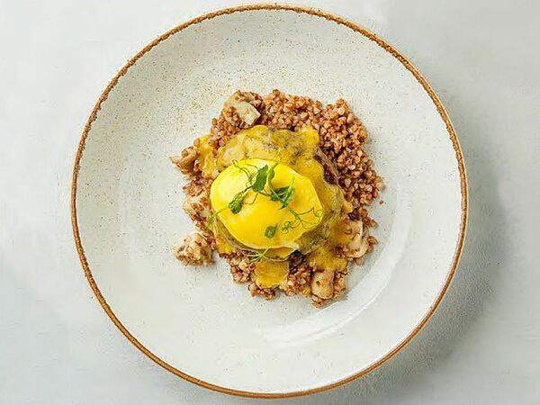 Carrie - Бифштекс с яичным соусом и гречотто