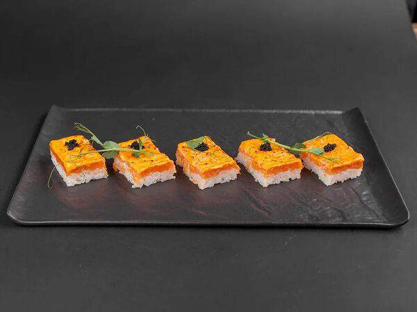 Мако - Ролл Осидзуси из лосося