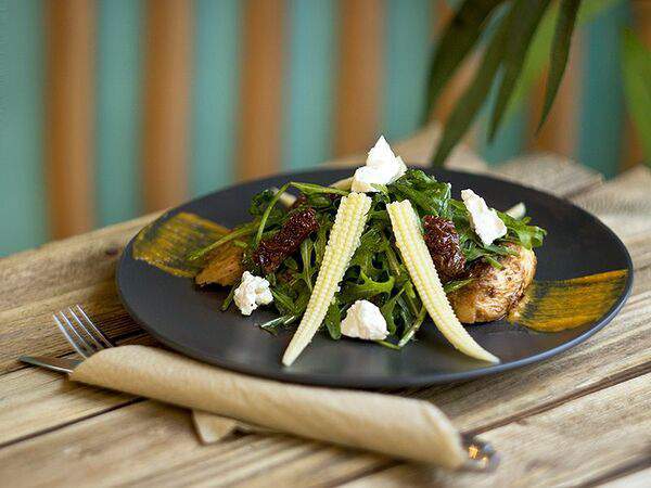 Кофейня Зеленая Улица - Салат из куриной грудки с кремом Чиз