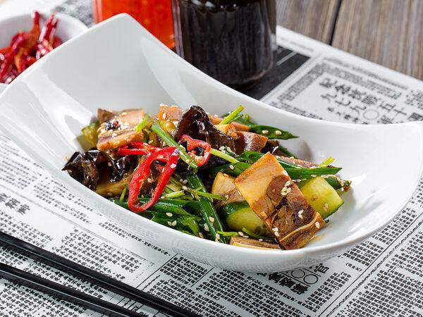 Китайская грамота - Прессованные щеки с черными грибами и овощами