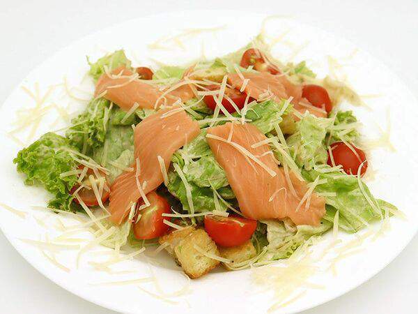 Hot-Pizza - Салат Цезарь со слабосоленой сёмгой