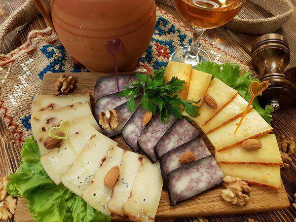 Тифлис - Ассорти выдержанных грузинских сыров