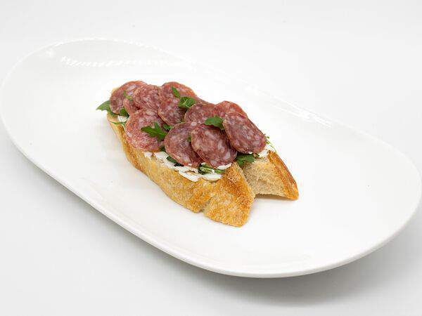 NEBO - Брускетта с салями