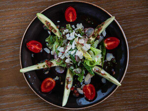 Ромэйн meat - Зеленый салат с авокадо