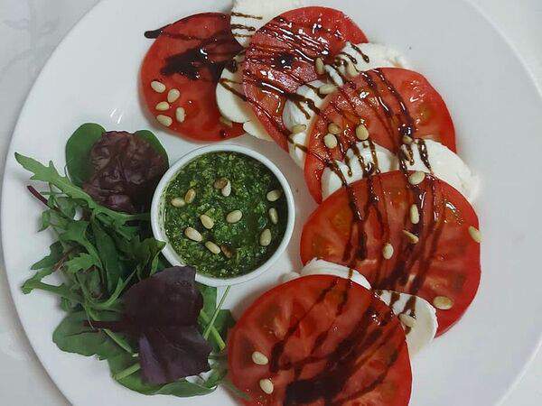 Бакинский дворик - Салат Капрезе