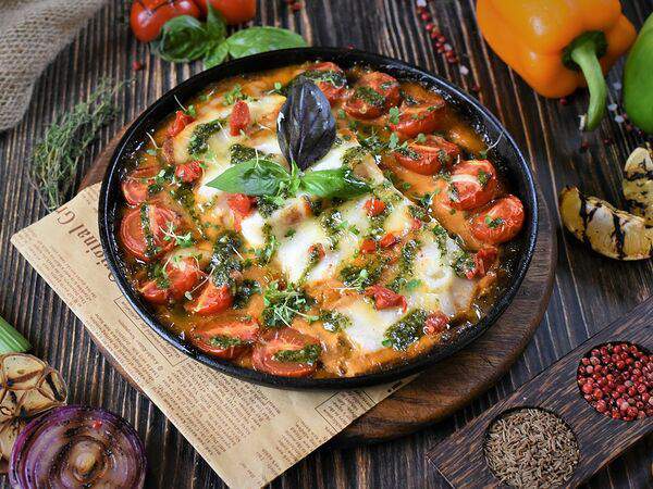 Cernovar - Судак с помидорами черри в соусе из томатов