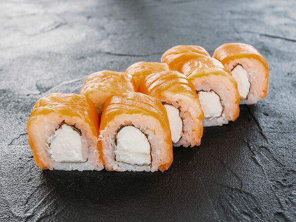 Быстрый лось - Ролл Филадельфия с копченым лососем