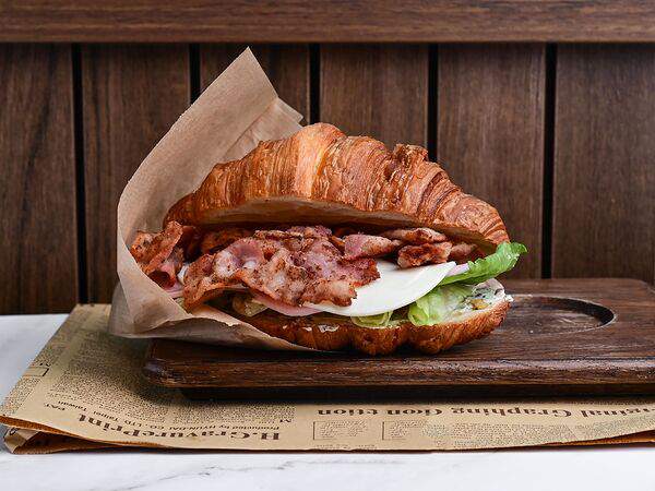 Лакма - Круассан с ветчиной и беконом