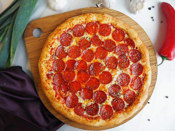 Вилла Подлипки - Пицца Пепперони из дровяной печи