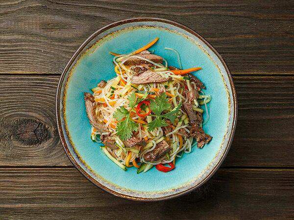 Чучвара, мангал и печи - Салат с телятиной и фунчозой