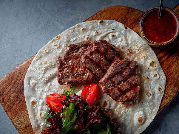 Ткемали - Медальоны из говяжьей вырезки