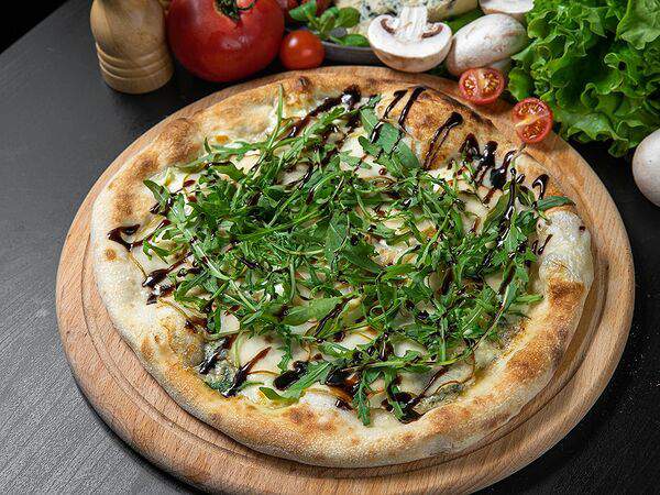 Yoshi Sushi & Mulino Pizza - Пицца Формаджо Пера