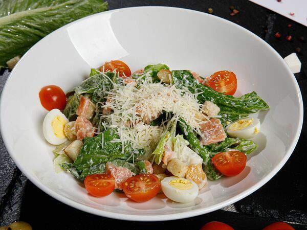Дали жару - Салат Цезарь с семгой