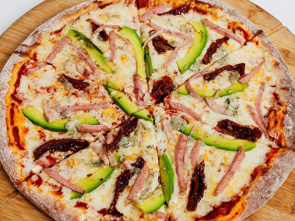 Снекмаркет - Фирменная пицца