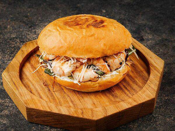 Огонёк - Бургер с креветкой гриль