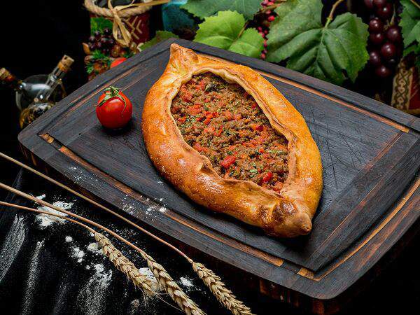 На дровах - Пиде с телятиной