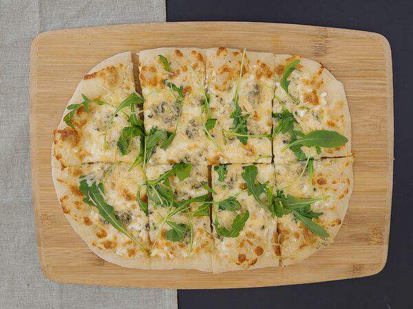 Это Хачапури и Пицца! - Четыре сыра