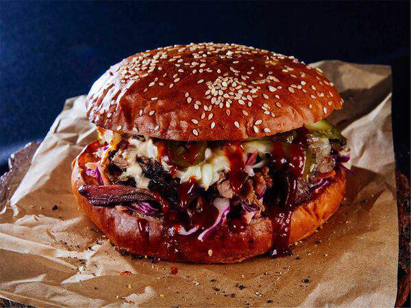 Коптица BBQ - Бургер Брискет фан