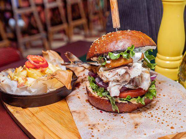 Hosper Hops Pub - Мастер-бургер с макрелью