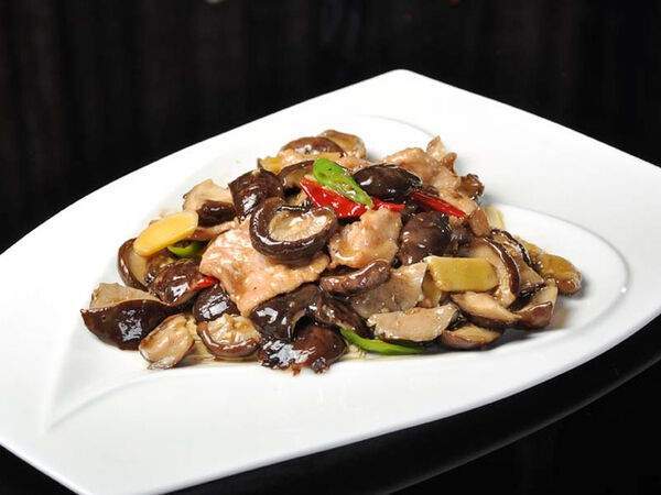 Цзао Ван - Свинина с грибами шиитаке