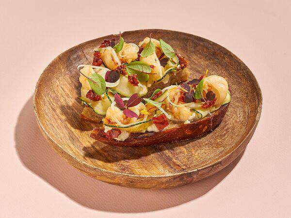 Мука & Вода - Брускетта с лангустами и кремом из кешью