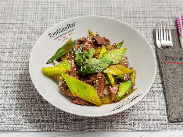 TomYumBar - Вок Баранина с пореем