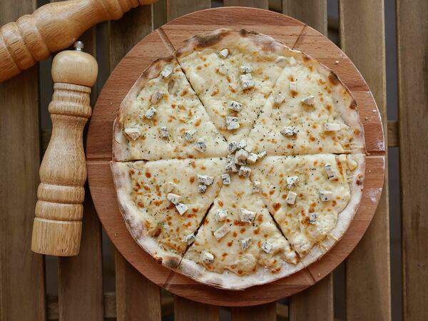 Брускетта - Четыре сыра