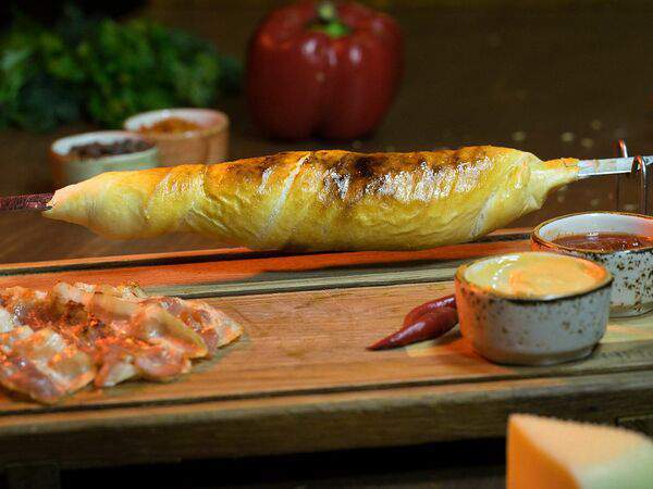 Тандырмания - Сулугуни на вертеле с беконом