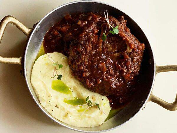 Negroni bar & enoteca - Оссобуко с тушёными овощами и картофельным пюре