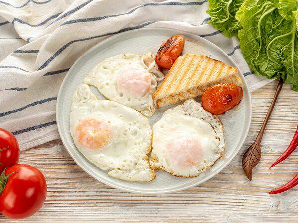 На углу - Глазунья