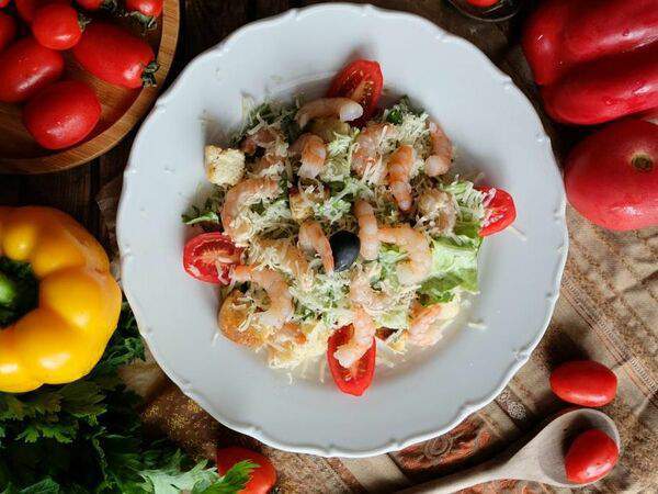 Столыпинъ - Салат Цезарь с креветкой