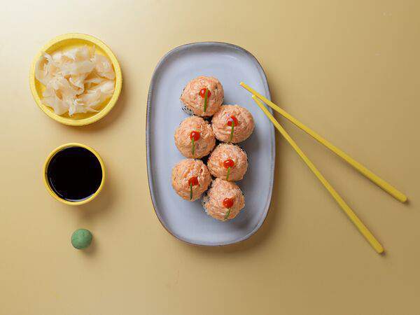 Rollwell - Острый ролл с лососем