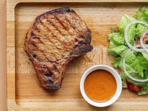 Бобы - Стейк из свинины фирменный