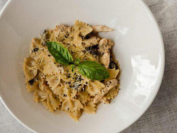 Traveler's coffee - Паста с курицей и грибами